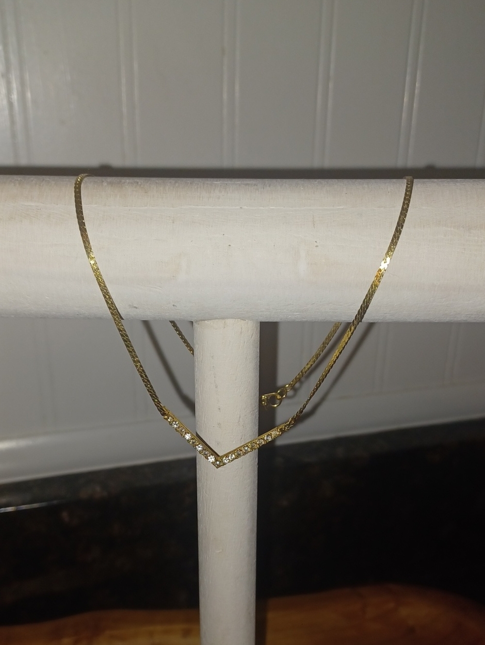 Vintage Signed © Monet Gold Tone Minimalist Chevron V-Pendant Necklace 17"